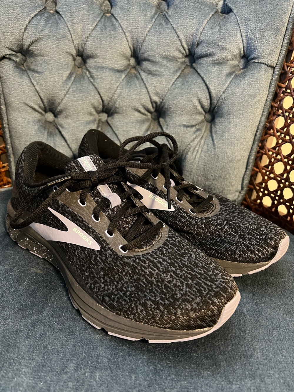 Brooks Signal 3 Women’s Running Shoes Sneakers Black Purple